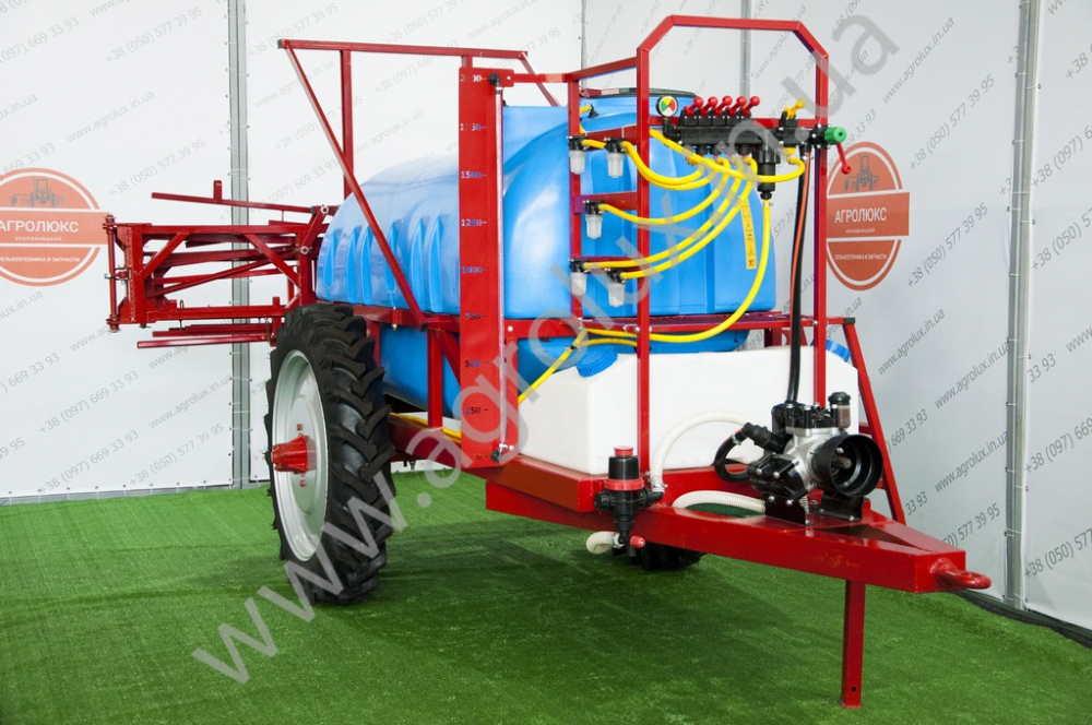 Оприскувач причіпний Polmark-2000 зі штангою 18 м. Оприскувач причіпний Polmark-2000 зі штангою 18 м.