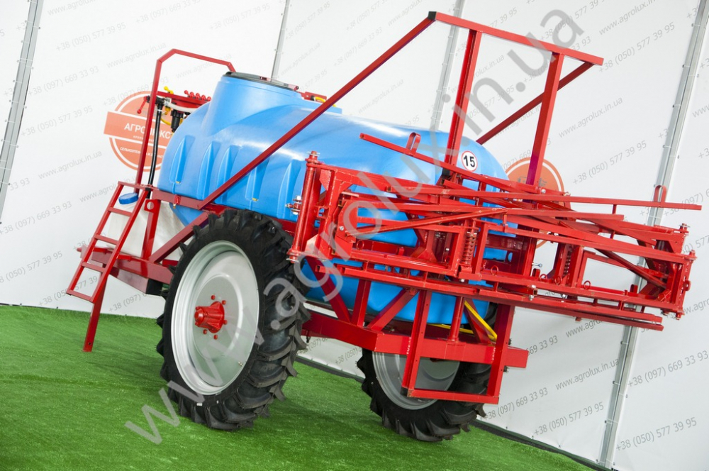 Оприскувач причіпний Polmark-2000 зі штангою 18 м. Оприскувач причіпний Polmark-2000 зі штангою 18 м.