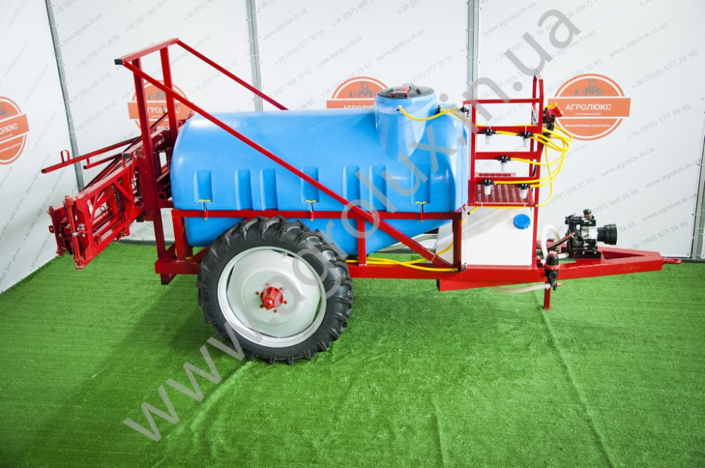 Оприскувач причіпний Polmark-2000 зі штангою 18 м. Оприскувач причіпний Polmark-2000 зі штангою 18 м.