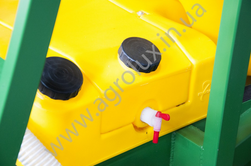 Оприскувач причіпний Вектор-2000 зі штангою 18 м. 1х форсунка Оприскувач причіпний Вектор-2000 зі штангою 18 м. 1х форсунка