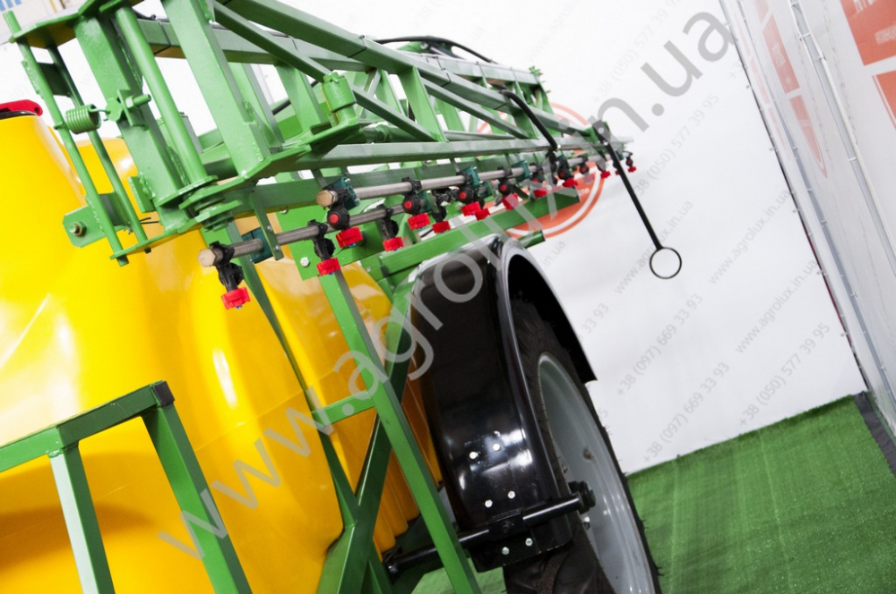 Оприскувач причіпний Вектор-2000 зі штангою 18 м. 1х форсунка Оприскувач причіпний Вектор-2000 зі штангою 18 м. 1х форсунка