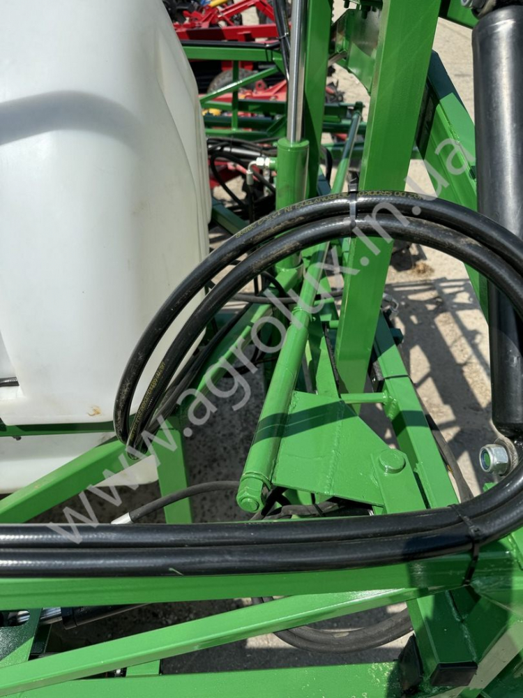 Оприскувач причіпний Polmark-2000 зі штангою 21 м., гідравлічна штанга Оприскувач причіпний Polmark-2000 зі штангою 21 м., гідравлічна штанга