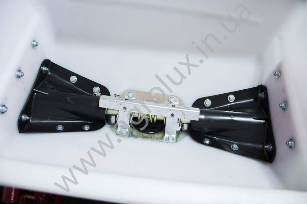 Сівалка пневматична точного висіву Веста УПС-8-03, 16 Сівалка пневматична точного висіву Веста УПС-8-03, 16