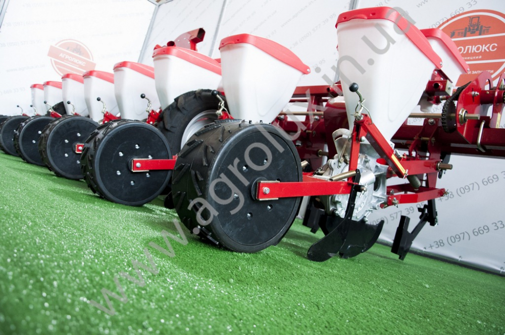 Сівалка пневматична точного висіву Веста УПС-8-03, 16 Сівалка пневматична точного висіву Веста УПС-8-03, 16