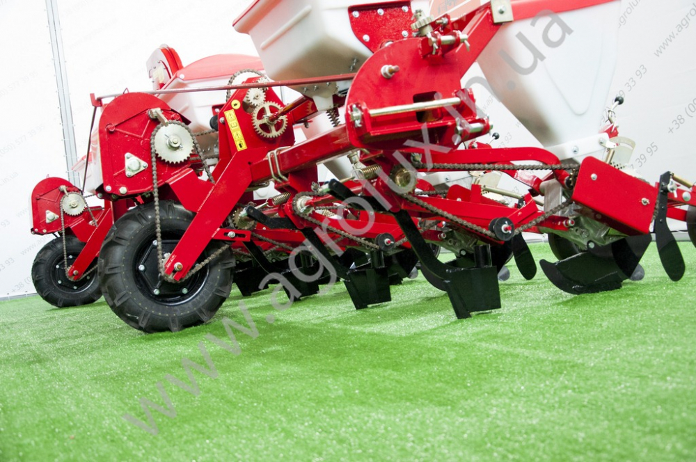 Сівалка пневматична точного висіву УПС-8-01, окремий сошник добрив, Укр. банка пластик Сівалка пневматична точного висіву УПС-8-01, окремий сошник добрив, Укр. банка пластик