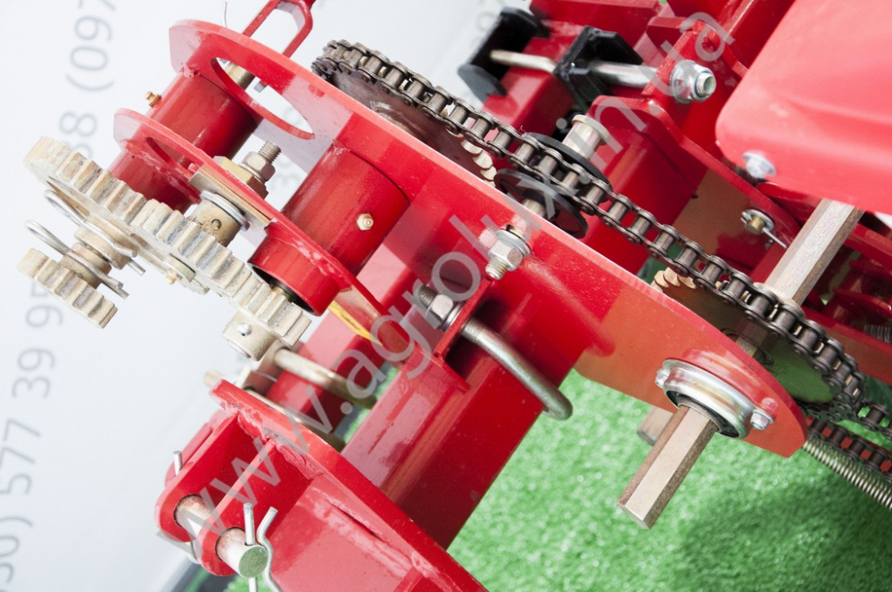 Сівалка пневматична точного висіву УПС-8-03, 16 Сівалка пневматична точного висіву УПС-8-03, 16