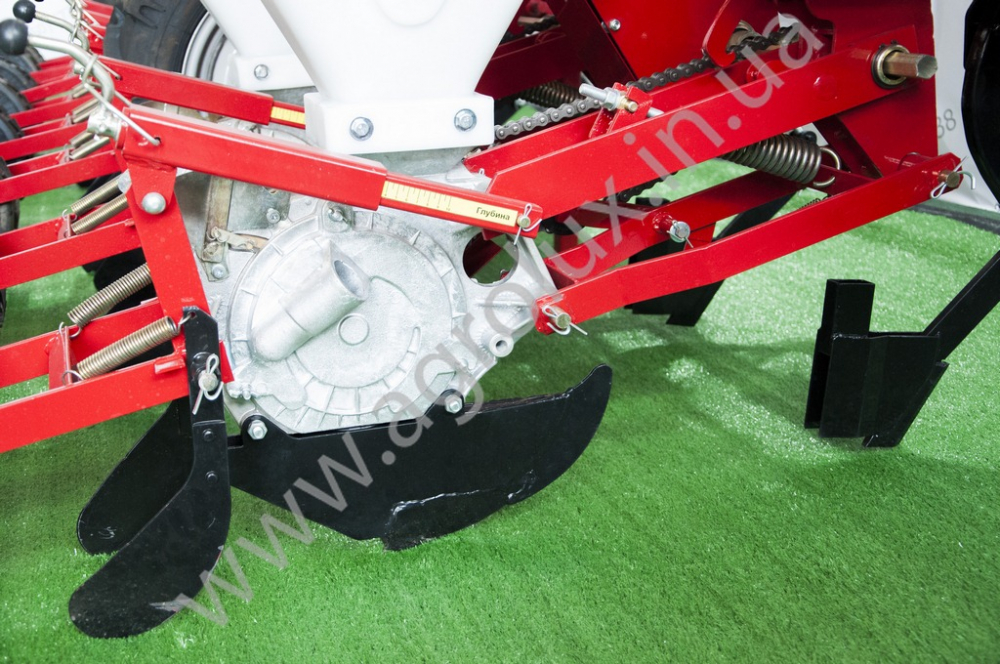 Сівалка пневматична точного висіву УПС-8-03, 16 Сівалка пневматична точного висіву УПС-8-03, 16