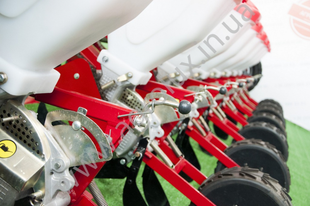 Сівалка пневматична точного висіву Веста УПС-8-02, 16 Сівалка пневматична точного висіву Веста УПС-8-02, 16