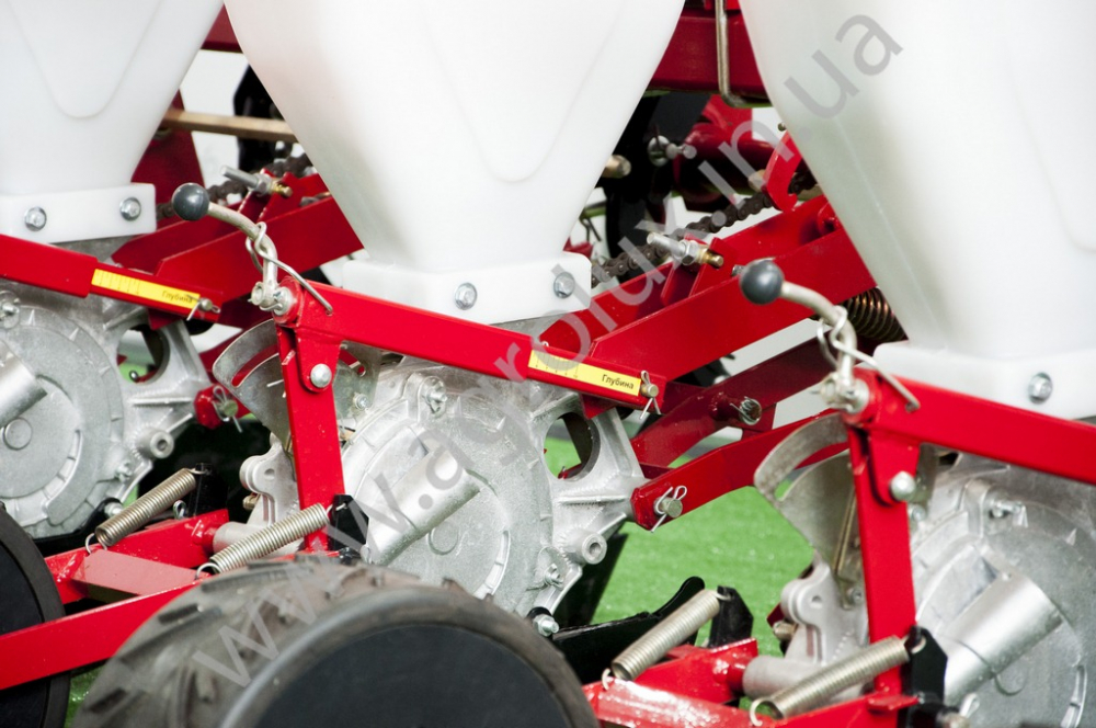 Сівалка пневматична точного висіву Веста УПС-8-02, 16 Сівалка пневматична точного висіву Веста УПС-8-02, 16