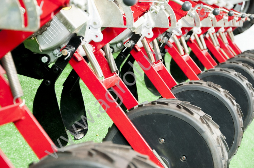 Сівалка пневматична точного висіву Веста УПС-8-02, 16 Сівалка пневматична точного висіву Веста УПС-8-02, 16