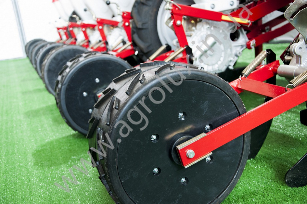 Сівалка пневматична точного висіву Веста УПС-8-03, 16 Сівалка пневматична точного висіву Веста УПС-8-03, 16