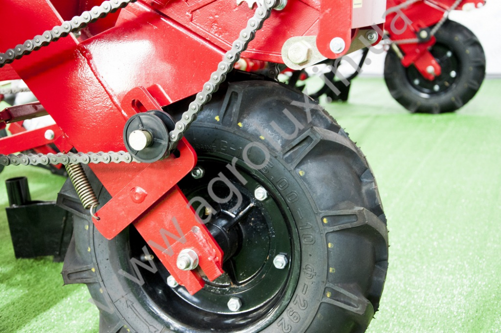 Сівалка пневматична точного висіву УПС-6-01, окремий сошник добрив Сівалка пневматична точного висіву УПС-6-01, окремий сошник добрив