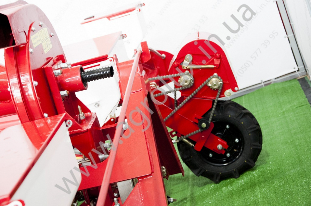 Сівалка пневматична точного висіву УПС-6-01, окремий сошник добрив Сівалка пневматична точного висіву УПС-6-01, окремий сошник добрив