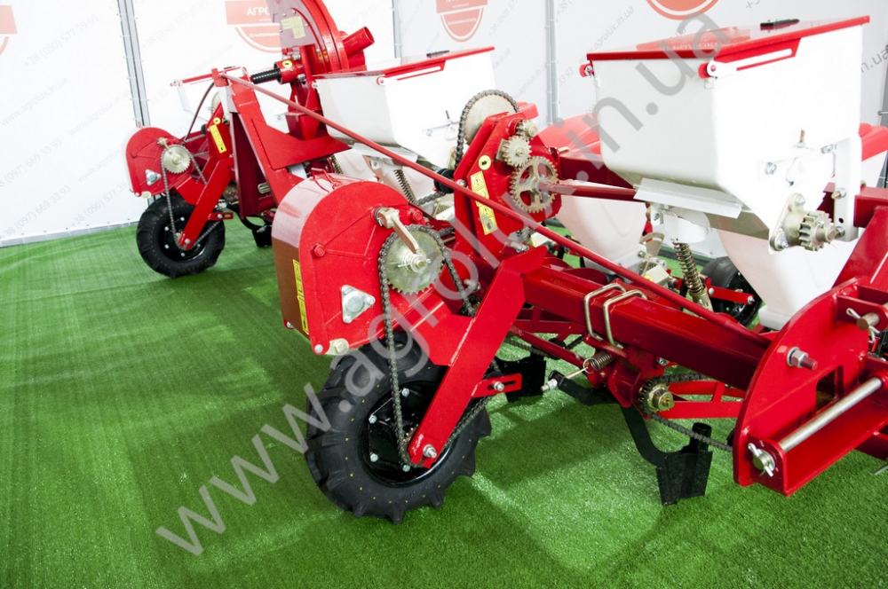 Сівалка пневматична точного висіву УПС-6-01, окремий сошник добрив Сівалка пневматична точного висіву УПС-6-01, окремий сошник добрив