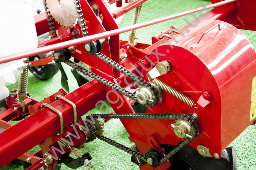 Сівалка пневматична точного висіву УПС-6-01, окремий сошник добрив Сівалка пневматична точного висіву УПС-6-01, окремий сошник добрив