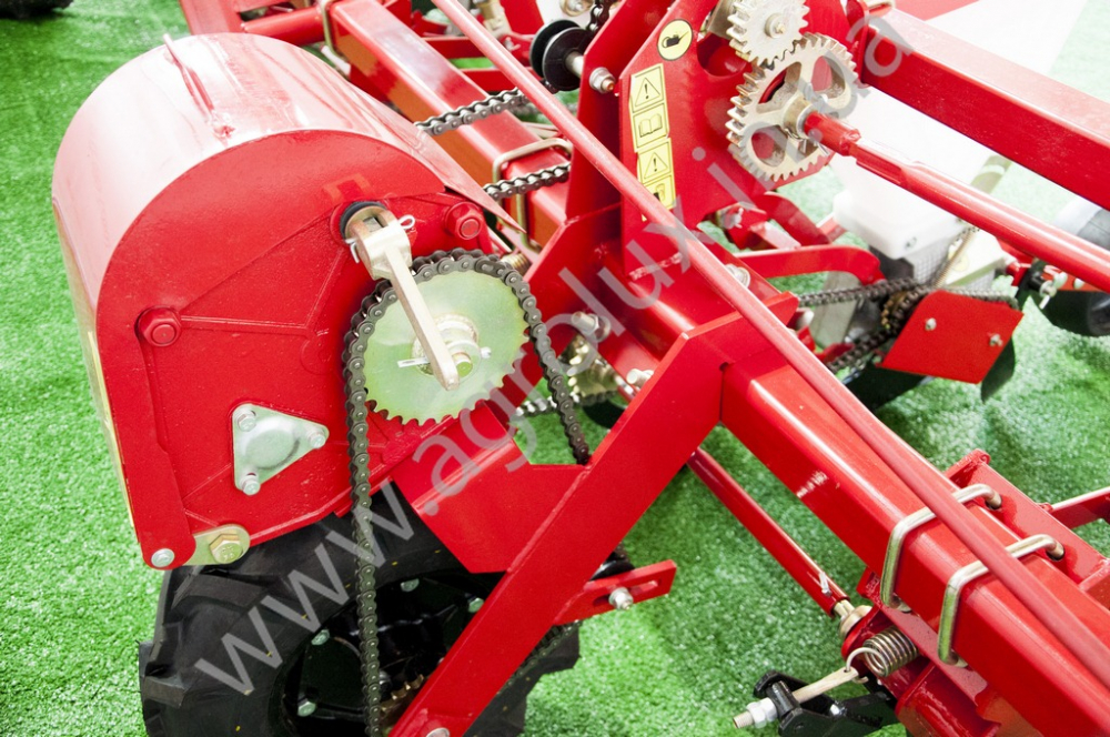 Сівалка пневматична точного висіву УПС-6-01, окремий сошник добрив Сівалка пневматична точного висіву УПС-6-01, окремий сошник добрив