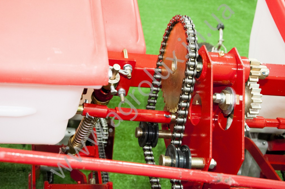 Сівалка пневматична точного висіву Веста УПС-8-01, окремий сошник добрив, прикатуючі колеса широкі ялинкою Сівалка пневматична точного висіву Веста УПС-8-01, окремий сошник добрив, прикатуючі колеса широкі ялинкою