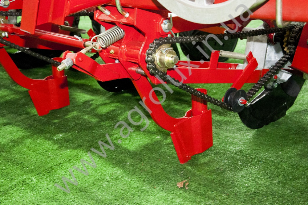 Сівалка пневматична точного висіву Веста УПС-8-01, окремий сошник добрив, прикатуючі колеса широкі ялинкою Сівалка пневматична точного висіву Веста УПС-8-01, окремий сошник добрив, прикатуючі колеса широкі ялинкою