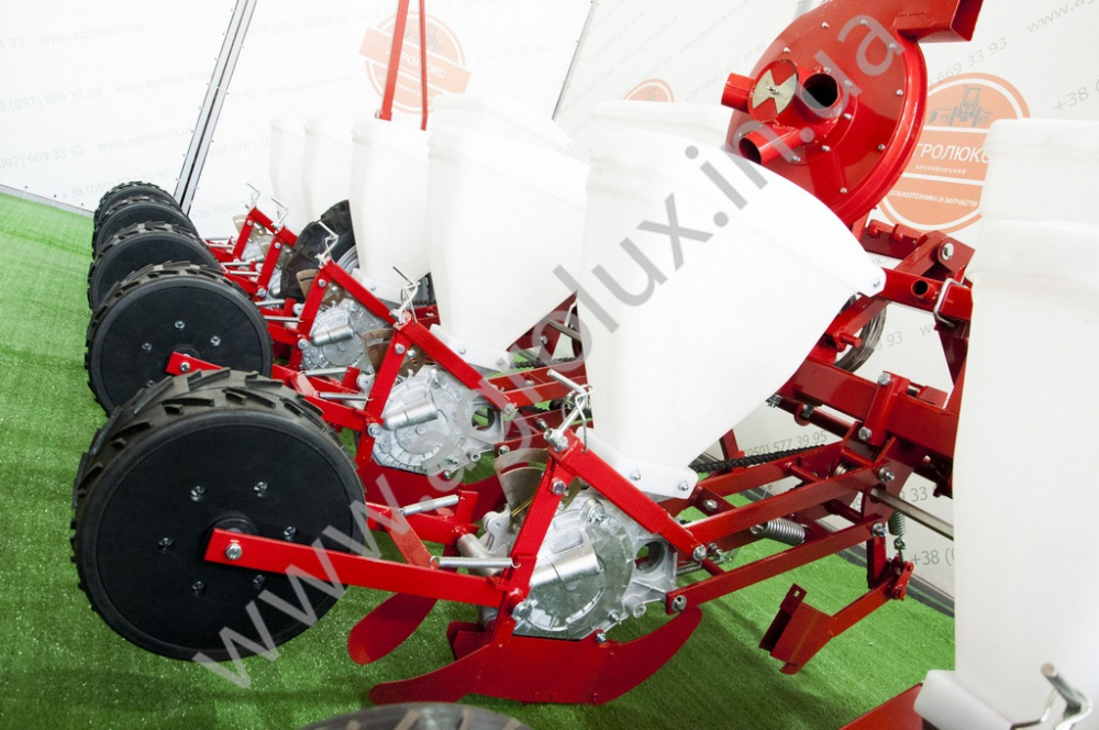 Сівалка пневматична точного висіву УПС-8-03, 16 Сівалка пневматична точного висіву УПС-8-03, 16