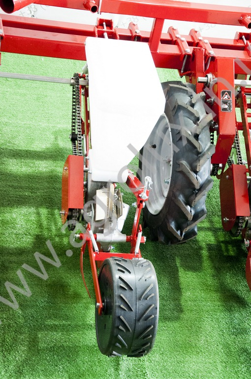 Сівалка пневматична точного висіву УПС-8-03, 16 Сівалка пневматична точного висіву УПС-8-03, 16