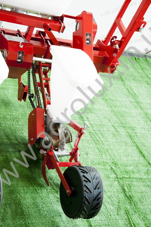 Сівалка пневматична точного висіву УПС-8-03, 16 Сівалка пневматична точного висіву УПС-8-03, 16