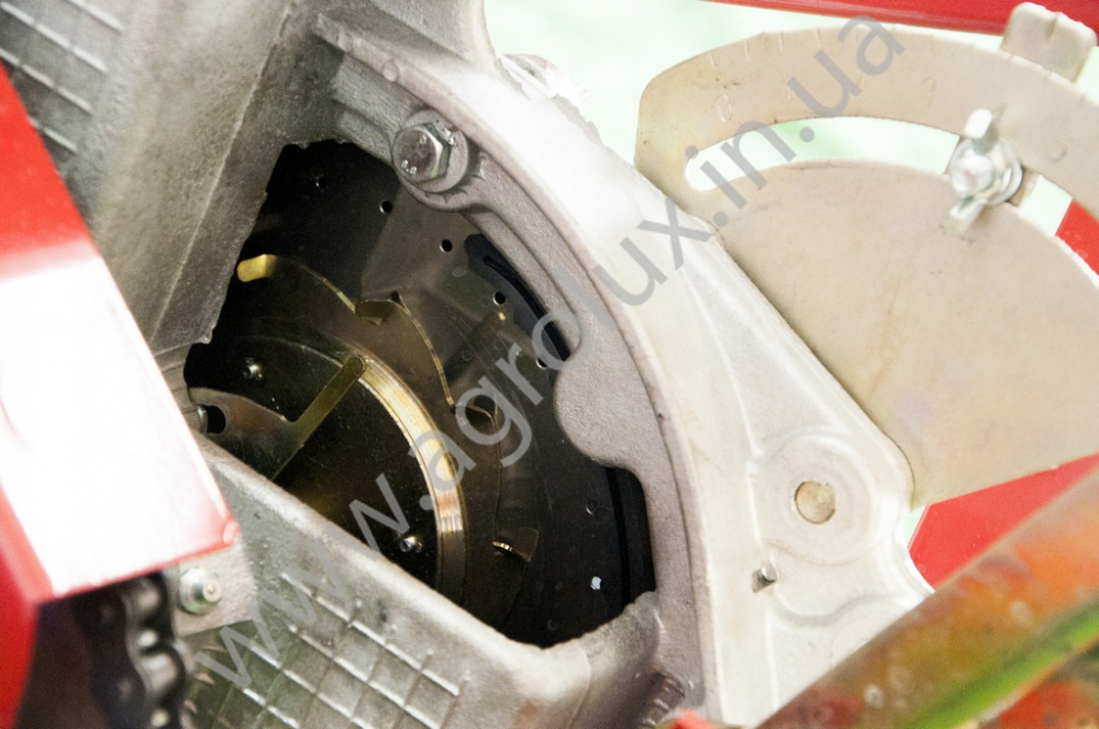 Сівалка пневматична точного висіву УПС-8-03, 16 Сівалка пневматична точного висіву УПС-8-03, 16