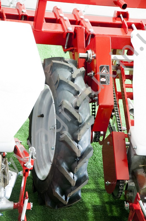 Сівалка пневматична точного висіву УПС-8-03, 16 Сівалка пневматична точного висіву УПС-8-03, 16