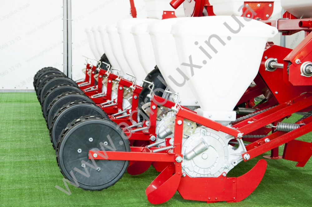 Сівалка пневматична точного висіву УПС-8-03, 16 Сівалка пневматична точного висіву УПС-8-03, 16