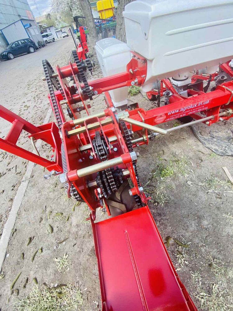 Сівалка точного висіву СУ-4-01 модернізована Сівалка точного висіву СУ-4-01 модернізована