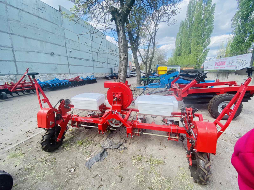 Сівалка точного висіву СУ-4-01 модернізована Сівалка точного висіву СУ-4-01 модернізована