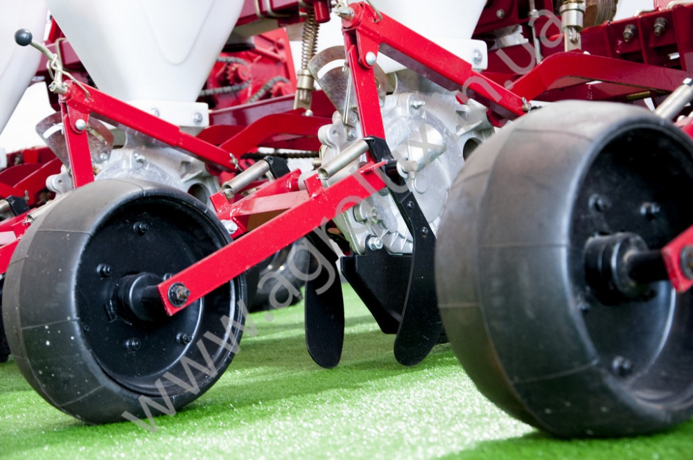 Сівалка точного висіву Веста 8 (УПС-8) модернізована Сівалка точного висіву Веста 8 (УПС-8) модернізована